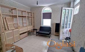 Filmski Grad, Arčibalda Rajsa, Lokal adaptiran u garsonjeru ..